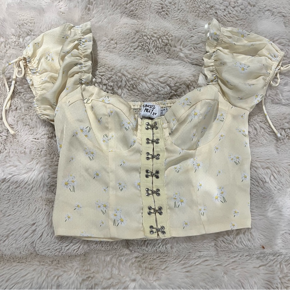 Princess Polly snap front top